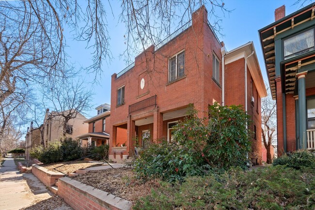 1BR in Cheesman Park | Utilities Included | Balcony & Backyard Access - 1BR in Cheesman Park | Utilities Included | Balcony & Backyard Access Apartment