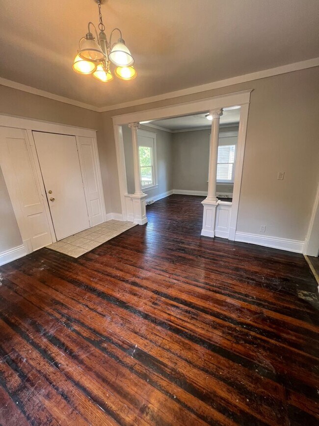 Foto del edificio - Freshly painted 3 bedroom 2 bath