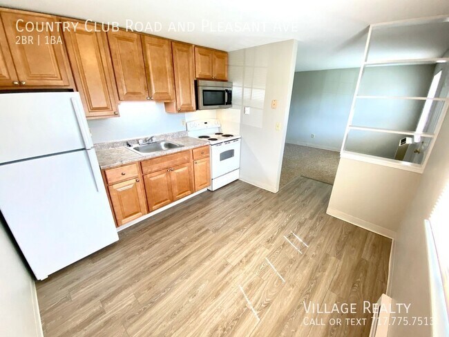 Building Photo - Few Steps! Newly-remodeled! Roomy 2-bed ap...