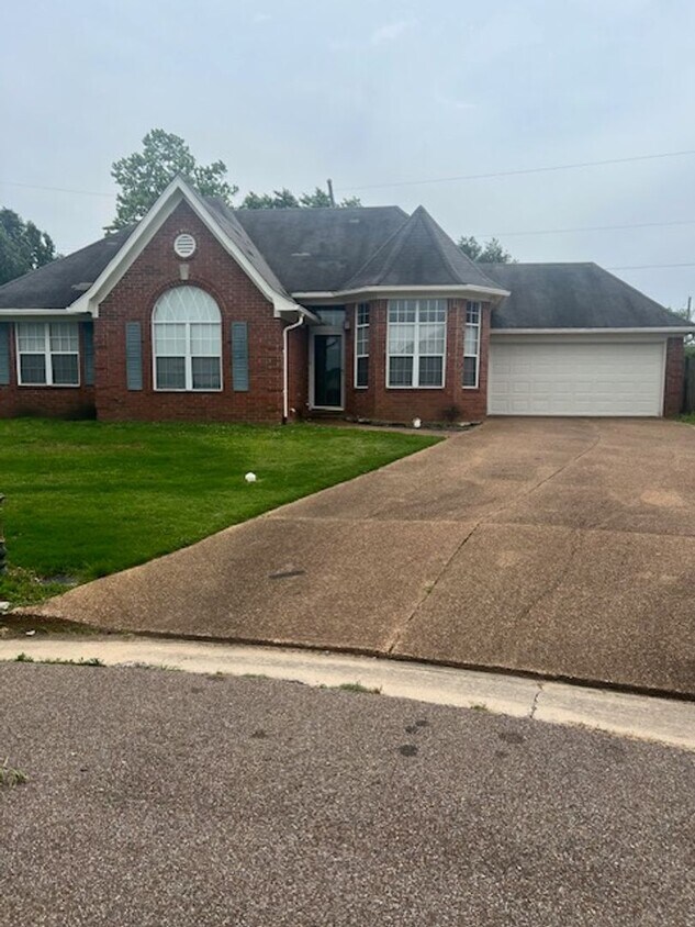 Primary Photo - Stunning 3-Bedroom Home in Cordova-Spaciou...