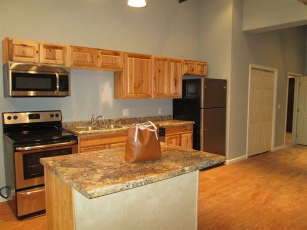 Building Photo - 308 Demers Ave