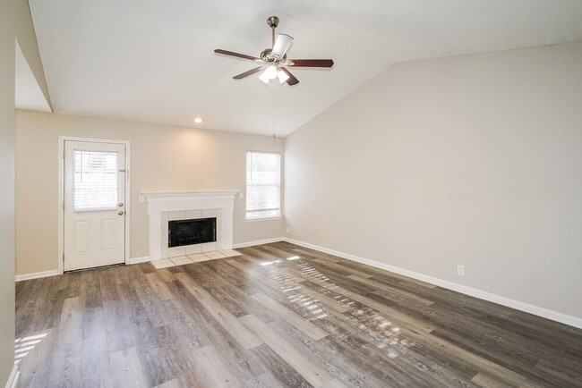 Foto del edificio - 849 Lavergne Ln