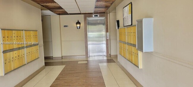 Foto del edificio - 10431 N Kendall Dr