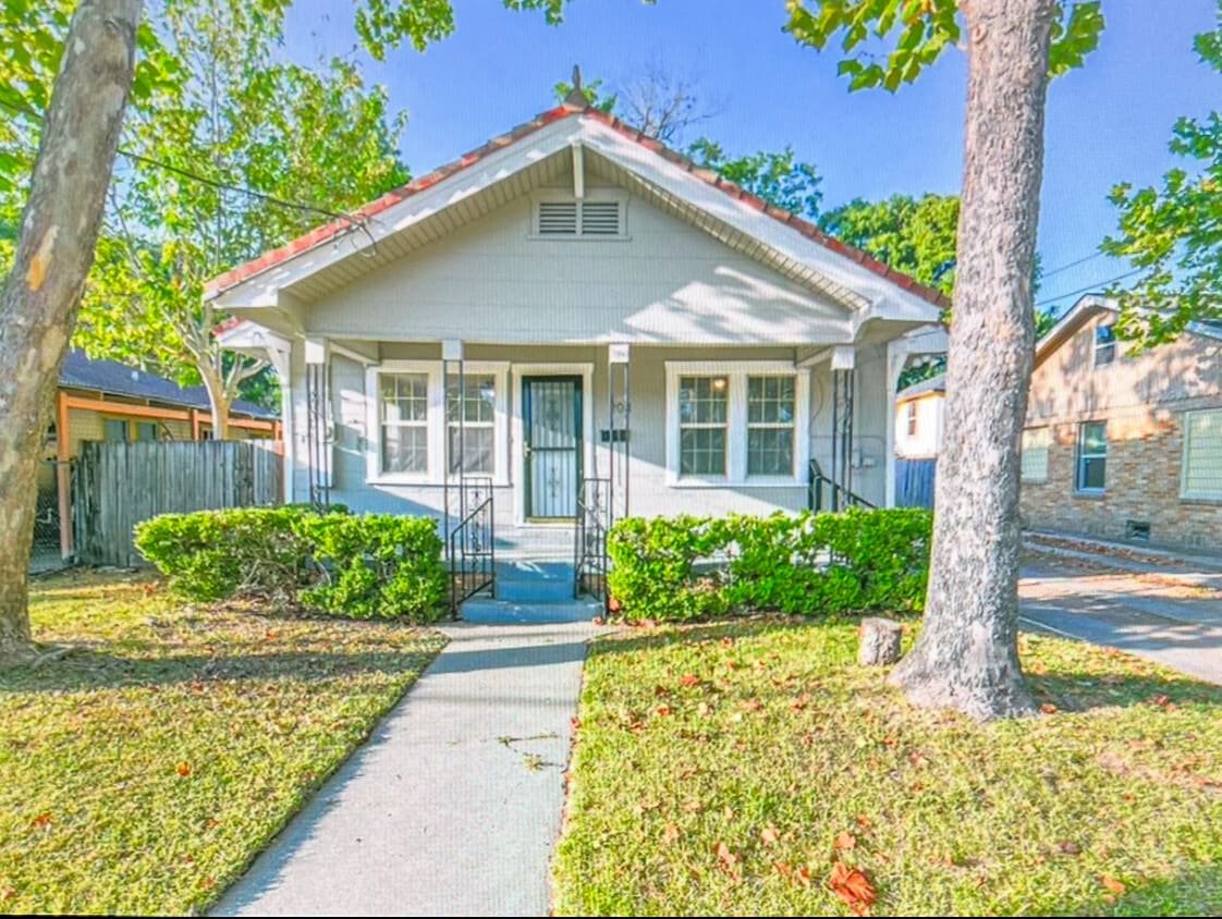 Foto principal - 208 W Lobit Ave