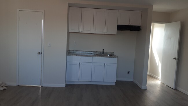 Building Photo - 1282 McGinness Ave