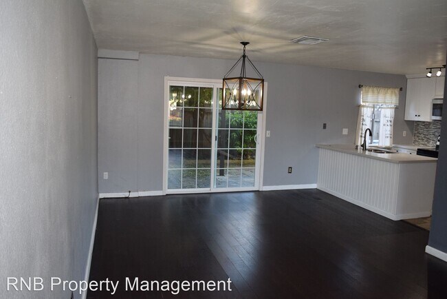 Foto del edificio - 3 br, 1.5 bath House - 740 W Lincoln Avenu...