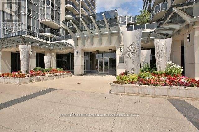 Photo du bâtiment - 5793 Yonge St