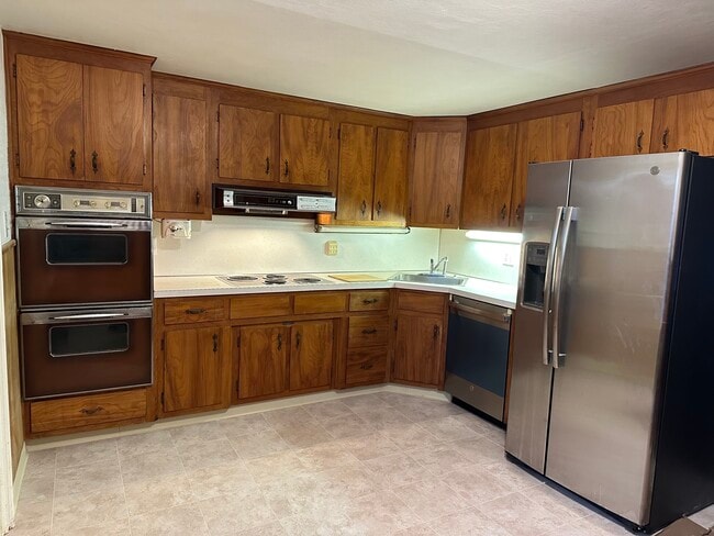 Building Photo - 306 Pleasant St