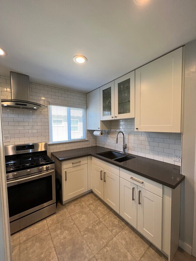 Foto del edificio - 550 N Niagara St