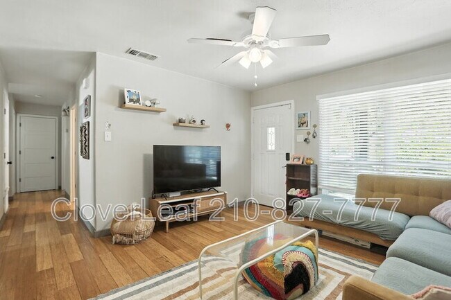 Foto del edificio - 131 Middlebury Dr