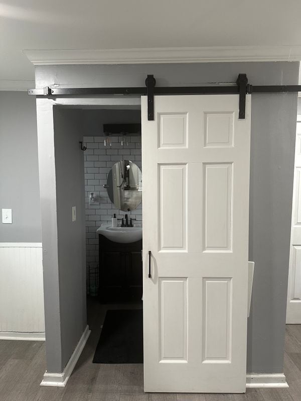 Building Photo - 39 S Lake Ave