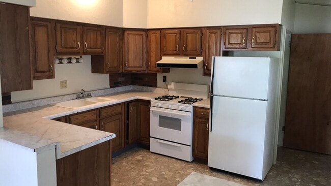 Building Photo - 3 Bedroom Avail August for 2026;  Monthly ...