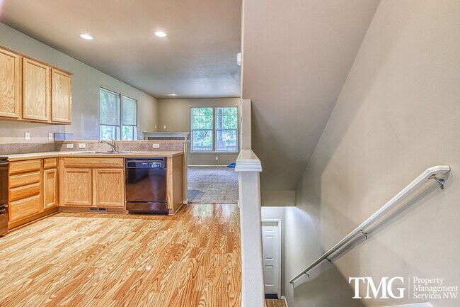 Foto del edificio - Wonderful 2 Bedroom, 2.5 Bathroom Townhome in Hillsboro!