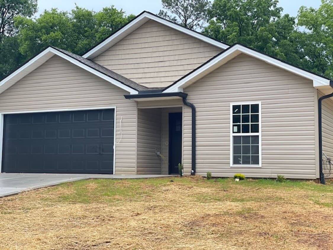 Maryville City, Newly Constructed, 3 Bedroom 2 Bath Home Call Debra Johnson 865-591-8281 or Ed Jo... - Maryville City, Newly Constructed, 3 Bedroom 2 Bath Home Call Debra Johnson 865-591-8281 or Ed Jo...