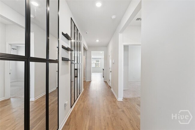 Building Photo - 116 Buttermere Wy