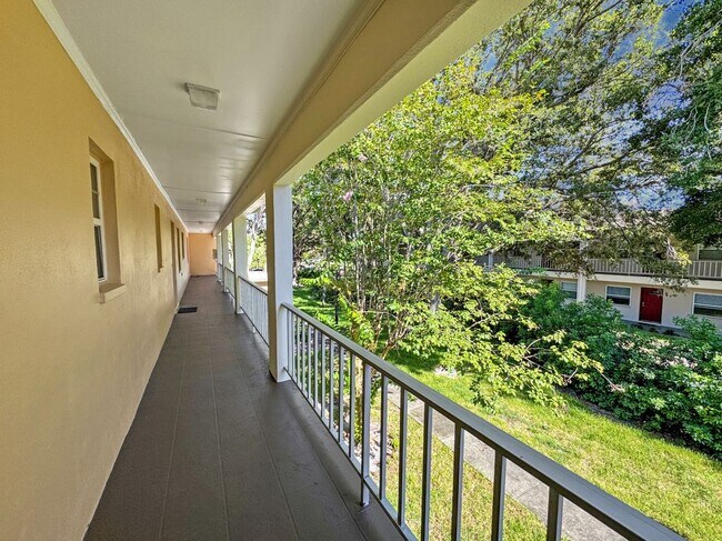Foto del edificio - 8300 Bardmoor Blvd