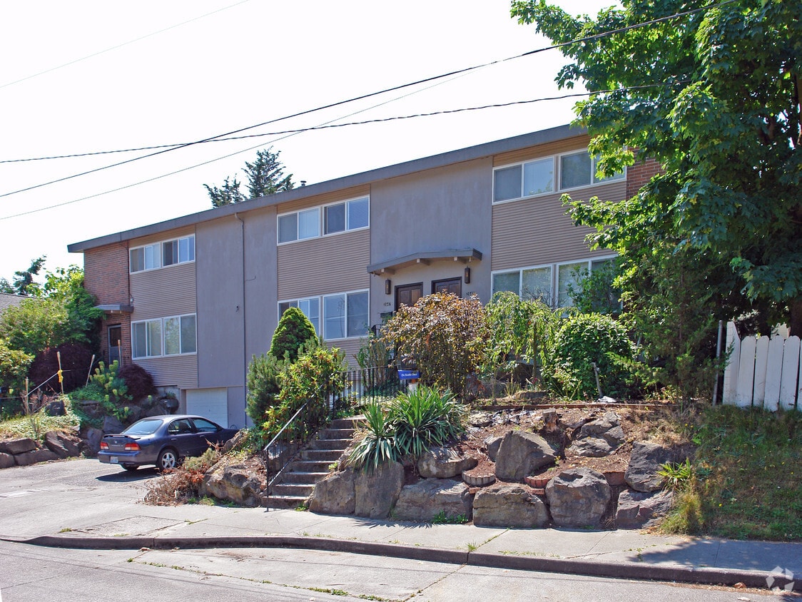 Building Photo - 2645 NW 60th St