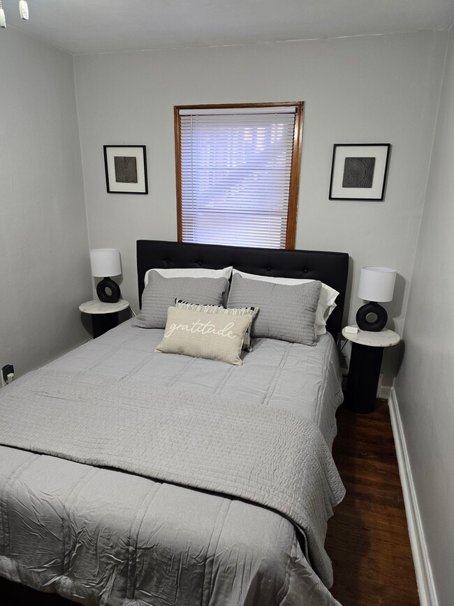 Foto del edificio - 310 Cottage Ct