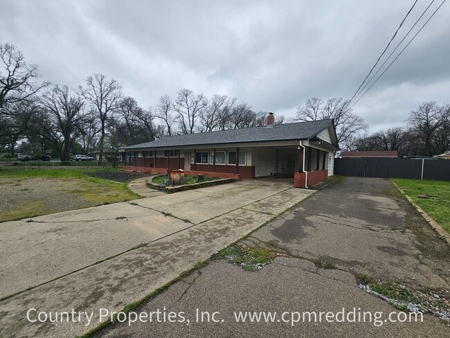 Building Photo - Renovated Gated House on an Acre with Detached Shop in Cottonwood!