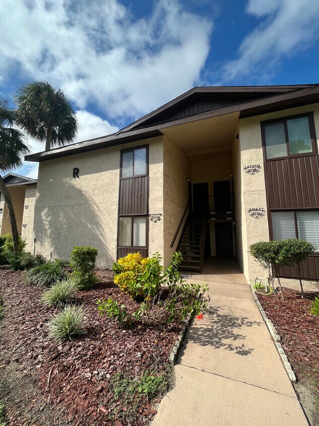 Front of the building - 671 Midway Dr