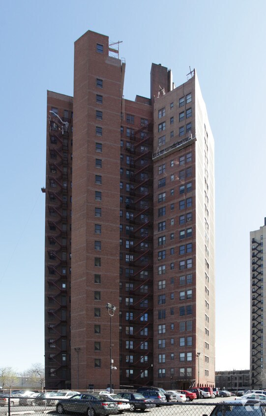 The Barclay Apartments in Chicago, IL