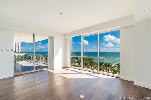 Building Photo - 17749 Collins Ave