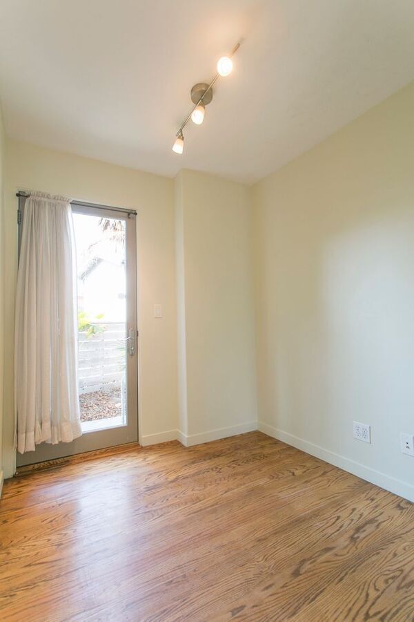 Foto del edificio - 5921 Central Ave