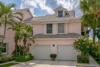 Building Photo - 4409 Fairway Dr N