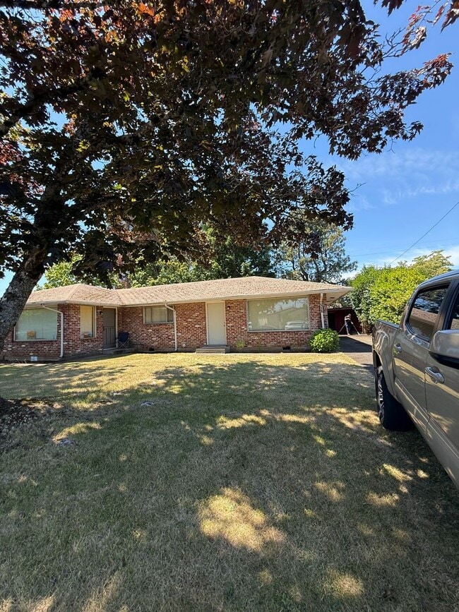 Building Photo - 514 N Morrison Rd