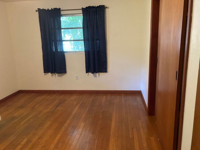 Foto del edificio - 2.2 Hardwood floors -corner lot -Eustis $1500