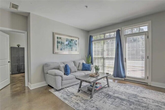 Foto del edificio - 1300 DeKalb Ave NE