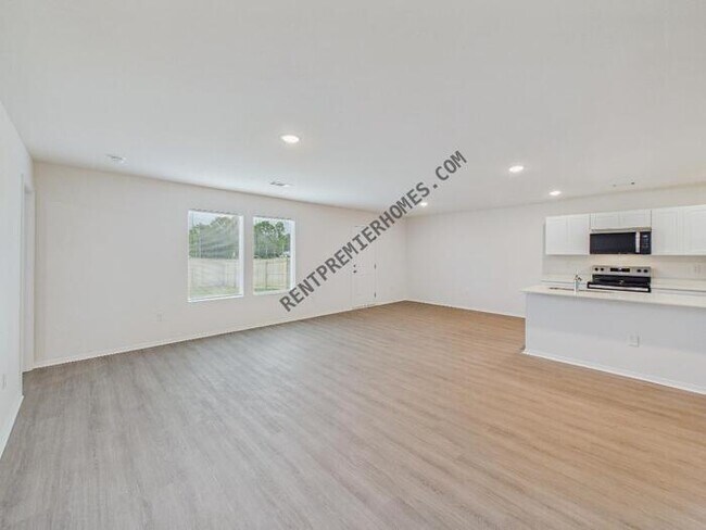 Building Photo - 17 Vineyard Dr