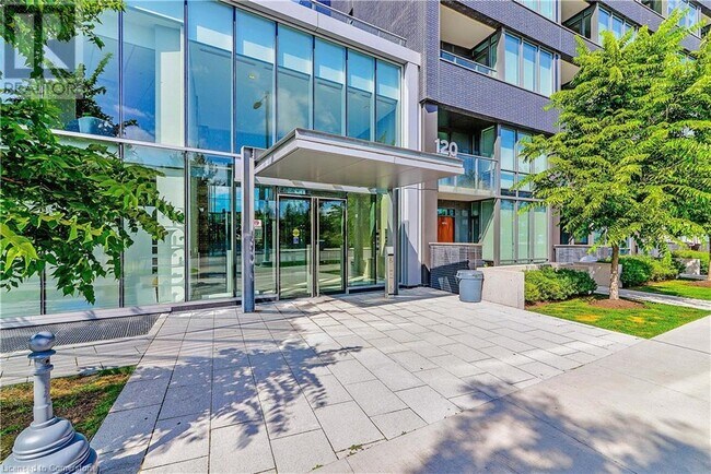 Building Photo - 120 Bayview Ave
