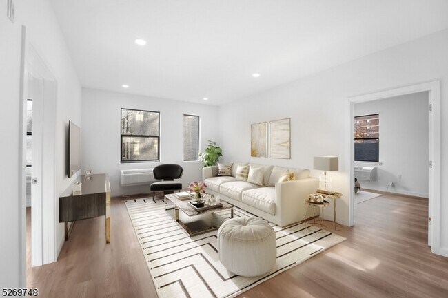 Foto del edificio - 25 Freeway Dr E