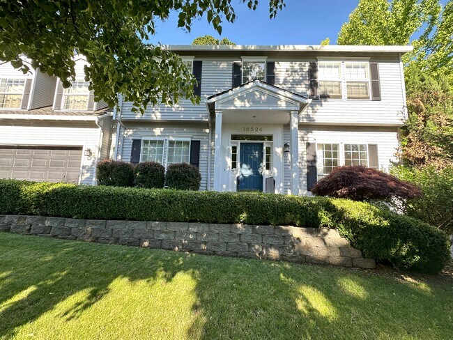 Building Photo - 16524 SW Timberland Dr