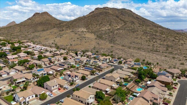 Foto del edificio - 6349 W Desert Hollow Dr