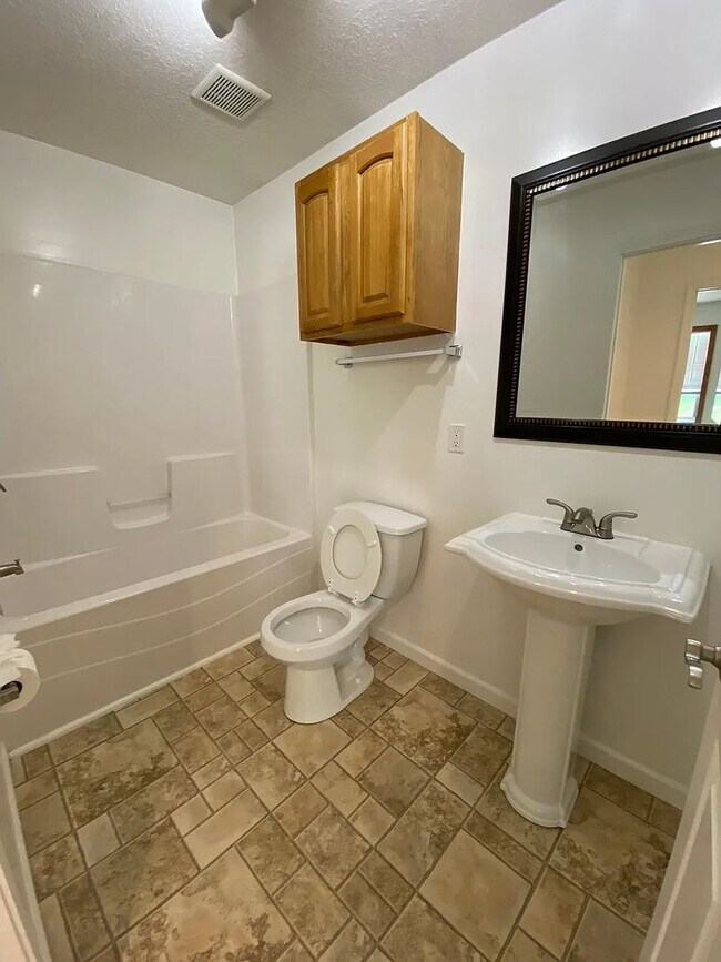 Foto del edificio - 506 W Wall St