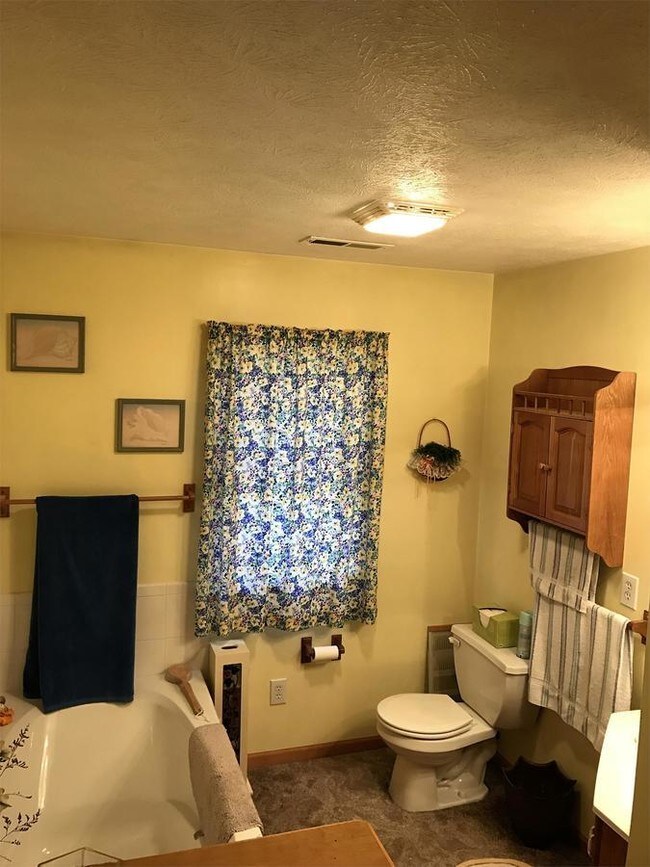 Foto del edificio - 17161 Lakeview Dr