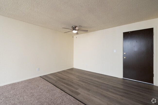 2BR, 2BA - 933SF - Dining Area - Candlewood Apartments