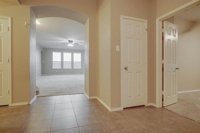 Building Photo - 2006 Enchanted Rock Dr