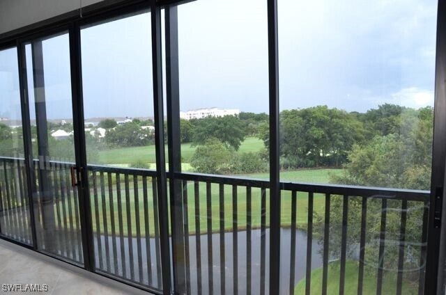 Foto principal - 7040 Pelican Bay Blvd