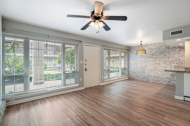 Foto del edificio - 5343 Richmond Ave.