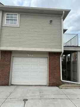 Primary Photo - 16423 Claremont Dr