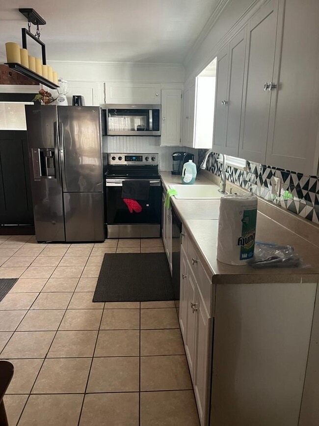 Kitchen - 524 Rhode Island Ave