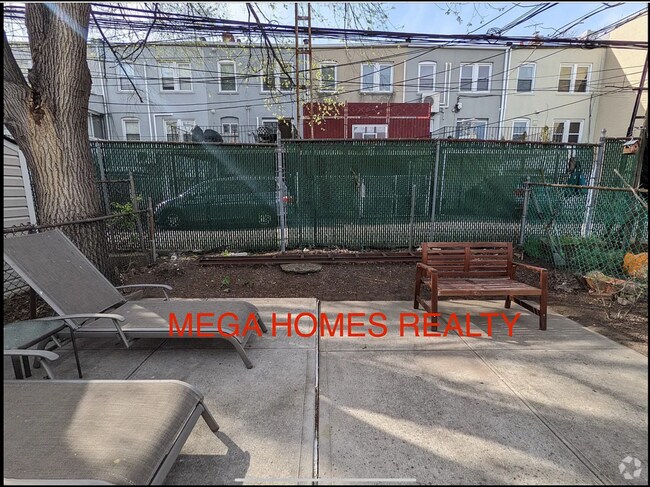 Building Photo - 2136 47th St