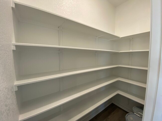 Foto del edificio - 308 Breccia Trl