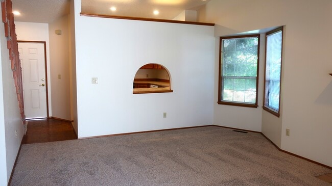 Building Photo - 1316 Robinswood Ct