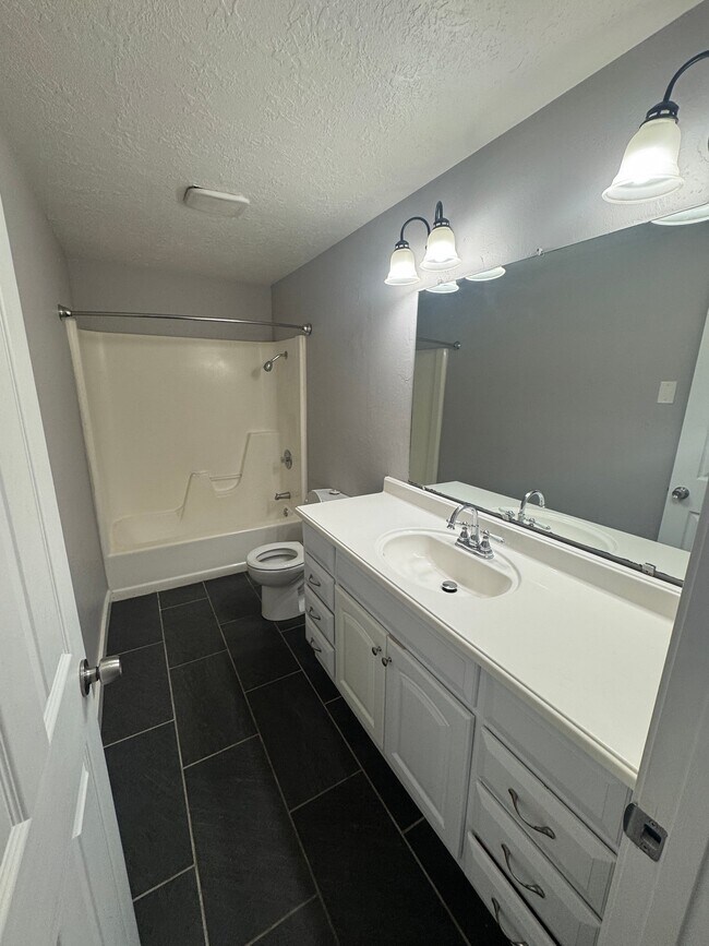 Foto del edificio - 1534-1536 Westhaven Pl