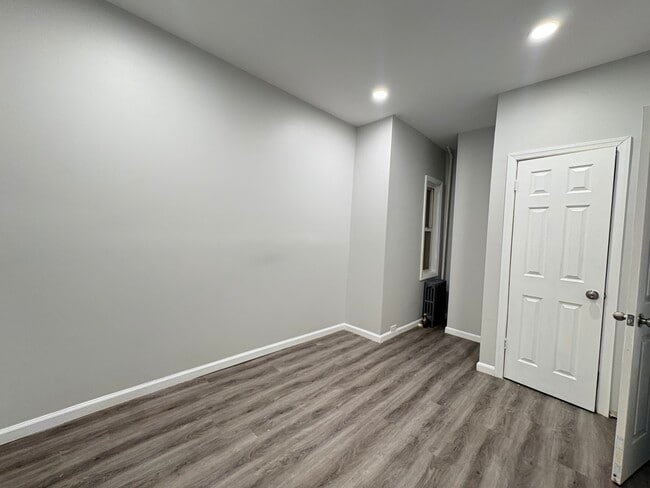 Building Photo - 122 Bergen Ave