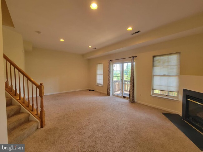 Building Photo - 3403 Governors Crest Ct